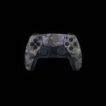 Control DualSense de Sony para PS5 edición camuflaje, vista frontal destacando sus botones y diseño.