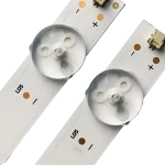 Primer plano de lentes y conectores en barras LED EL5819NUSM