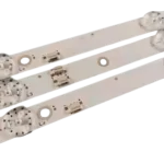 Vista cercana de los conectores en el kit de barras LED para TV INT40iLED.