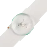 Kit de barras LED UN48JU6000KXZL con estructura completa y lentes ópticos para retroiluminación.