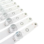 Detalle del Kit de Barras LED compatible con televisor 55Q9000UA, con lentes ópticos y conectores de alta precisión.