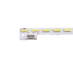 Detalle del Kit de Barras LED para TV TC-L32X5H | Conectores de Precisión Detalle del Kit de Barras LED Compatible con Televisores TC-L32X5H, con conectores y LEDs de alta luminosidad.