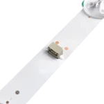 Detalle del conector y lente difusora en el Kit de Barras LED compatible con televisores 40T12, 40T22, PLE-40S08FHD, K-LED40FHDSFBT, 40D2200S y K-LED40FHDGT2.