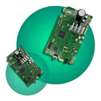 Tarjetas electrónicas y circuitos para reparación de equipos de sonido.