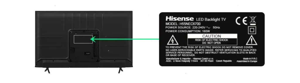 Etiqueta de especificaciones de un televisor Hisense con detalles técnicos y advertencias de seguridad. Actualizacion de software