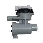 Perfil lateral de la bomba de drenaje LG AHA75693501, destacando la disposición del motor, las tuberías de entrada/salida y el conector eléctrico superior.