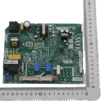 Main Control Board Midea 17123000009217 con regla de escala para medición