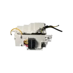 Vista frontal de la caja de control Midea con bloque de terminales