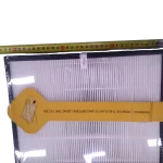 Filtro purificador de aire FC-20C-1A con cinta métrica para referencia de tamaño.