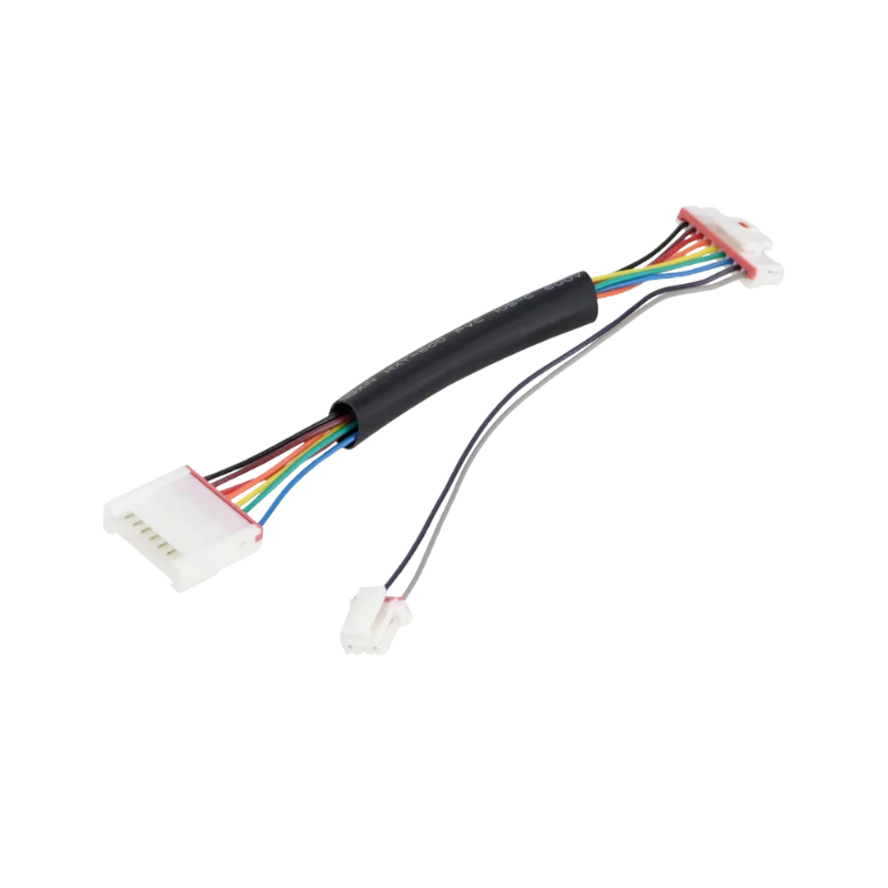 Detalle del arnes de conexion LG EAD60714618 con cubierta HXT-600 para protección de cables