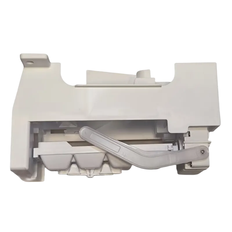 Vista frontal del Kit de Fábrica de Hielo LG 5989JQ1001H, mostrando el molde para cubos y el brazo eyector de plástico.