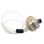 Sensor de Nivel de Agua (Presostato) para Lavadora LG EBF62754510 Sensor de presión para lavadora LG EBF62754510 visto de perfil, mostrando los tres pines de conexión y la manguera de nivel de agua.