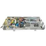 Perspectiva en ángulo de la unidad de control Midea 17222700001556, destacando los relés y el transformador.