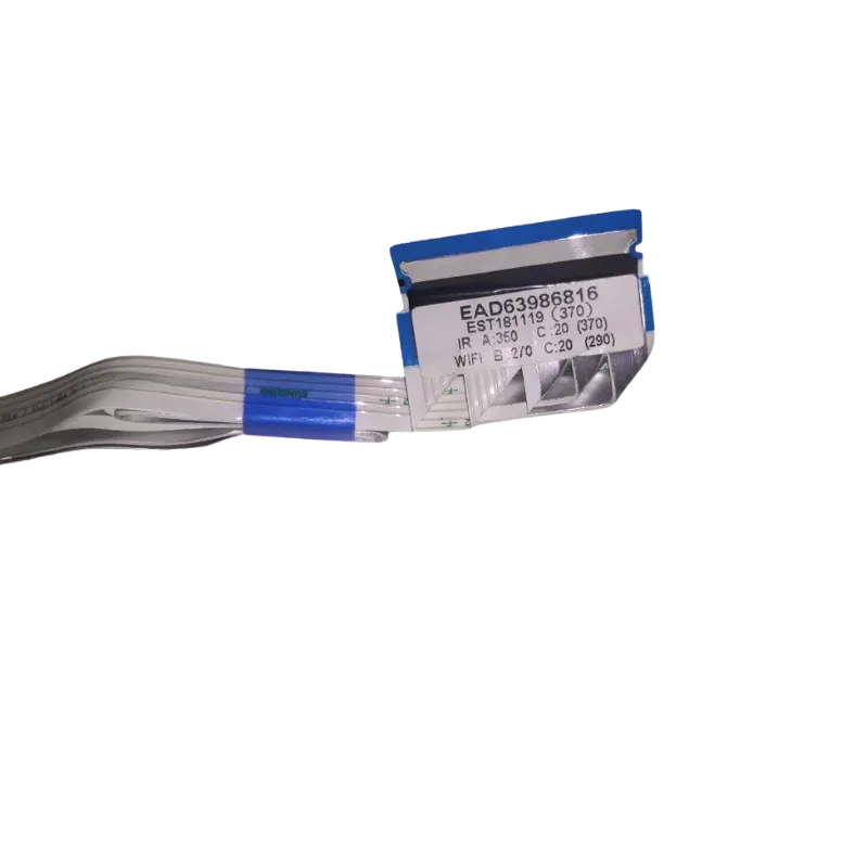 Cable Plano FFC LG EAD63986816 con etiqueta y conector ZIF, primer plano