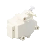 Actuador de drenaje LG 5250FA1731Q — perspectiva 3/4 Motor de drenaje 5250FA1731Q en perspectiva con conector de 3 pines