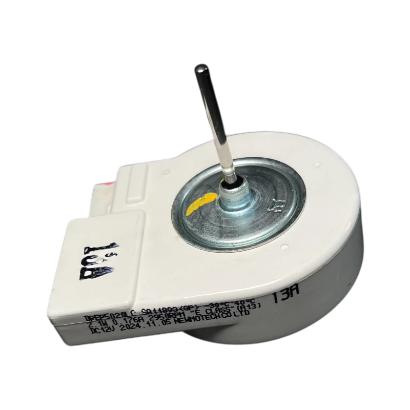 Motor BLDC evaporador Samsung DA31-00146H – detalle del eje listo para hélice